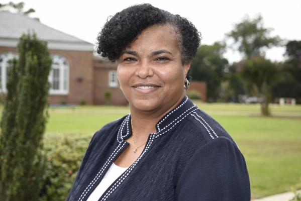 Vonda Richardson headshot