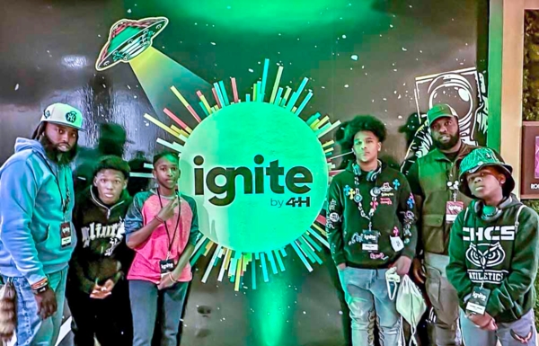 Group of 4-H students