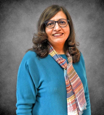 Dr. Nazia Arbab headshot