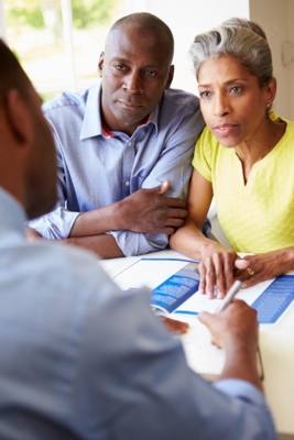 Couple receives estate planning information.