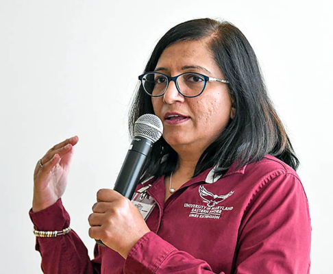 Dr. Nazia Arbab speaking.